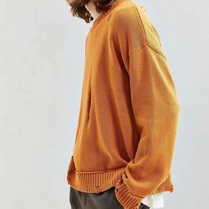 URBAN OUTFITTER SWEATER